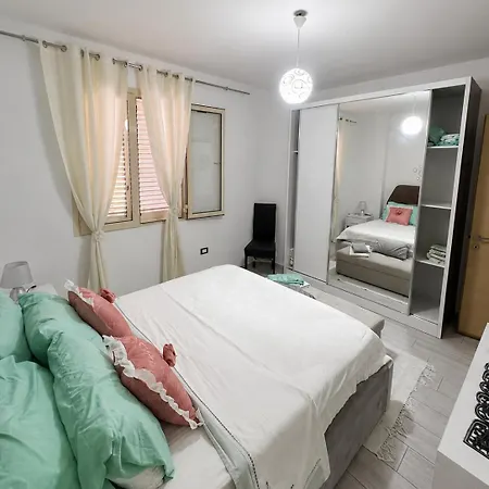 Apartment Leonardo's Modern